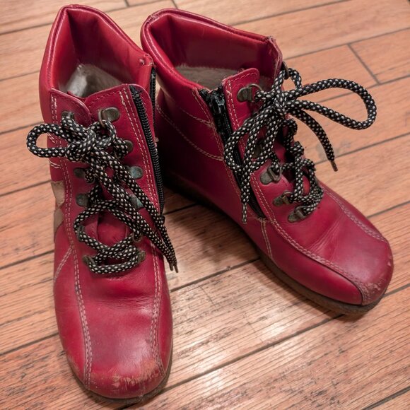 WINTER BOOTS - Picture 1 of 4